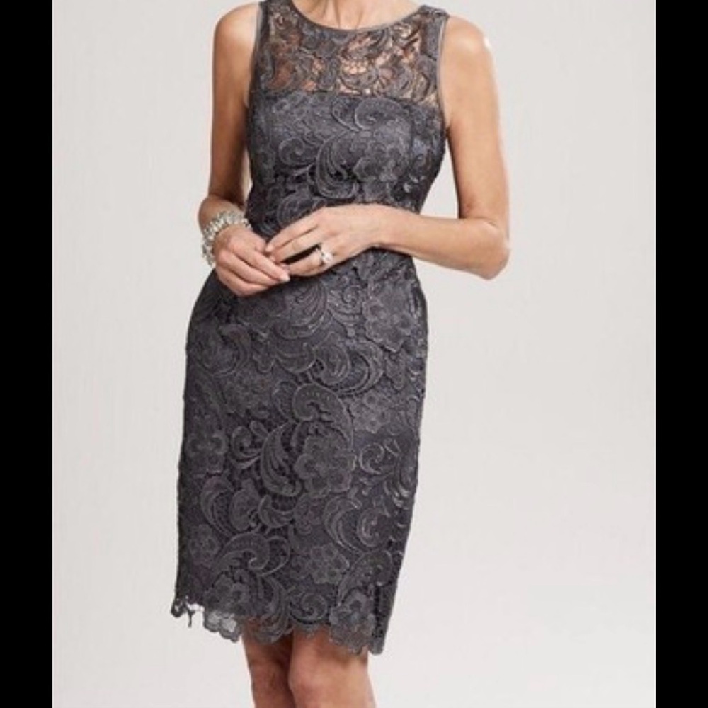Adrianna Papell Elegant Lace Midi wedding guest Dress Size 2!